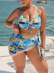 Conjunto Biquíni 3 Peças Plus Size com Saia e Pom Pom